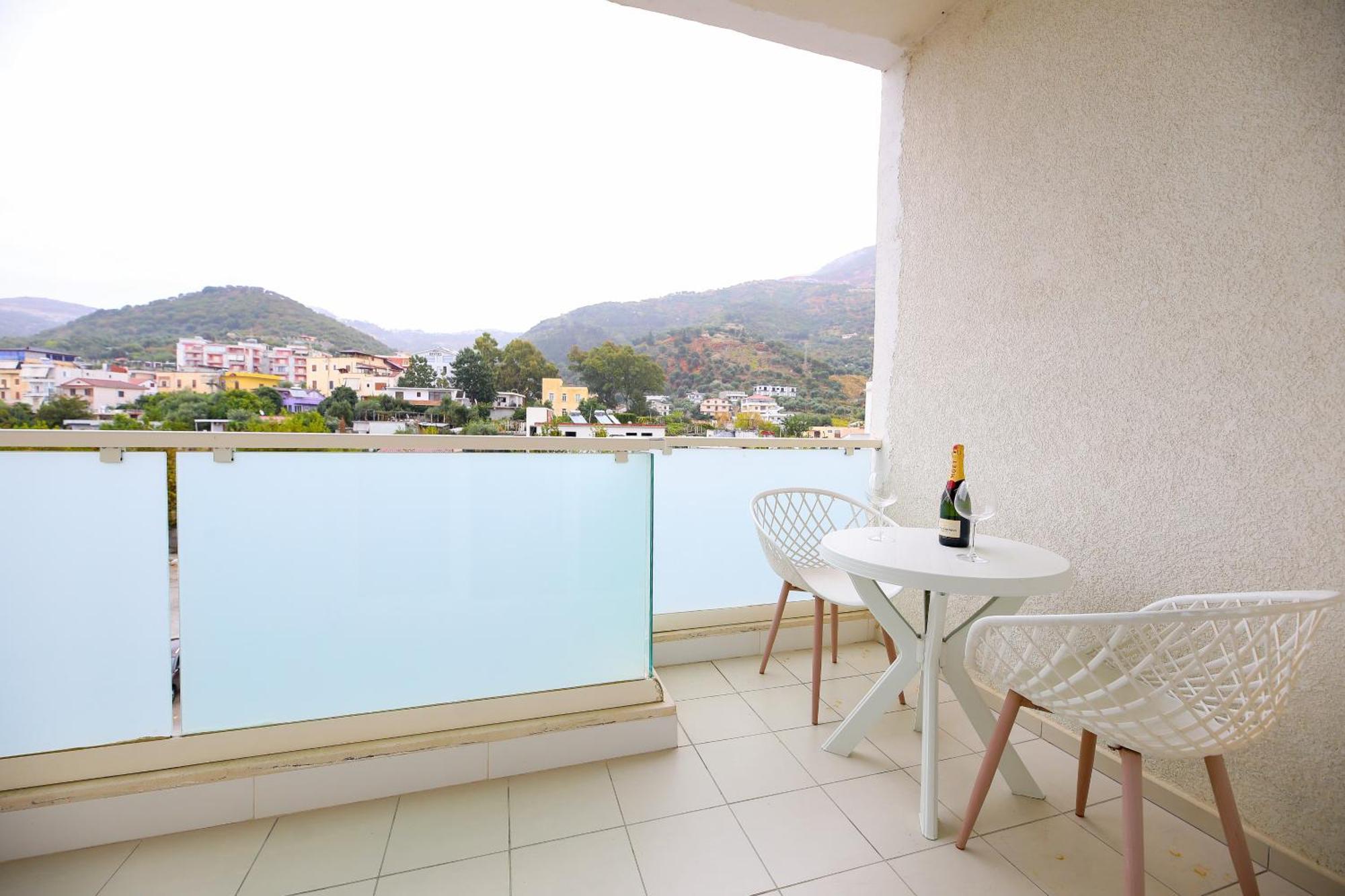 Jimi Apartments Vlorë Exteriör bild